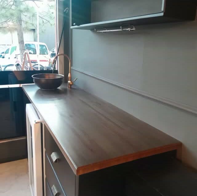 Escritorio — Tapa de madera maciza