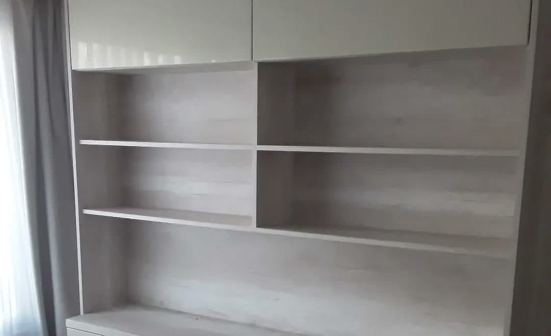 Estantería — Muebles para espacios especiales